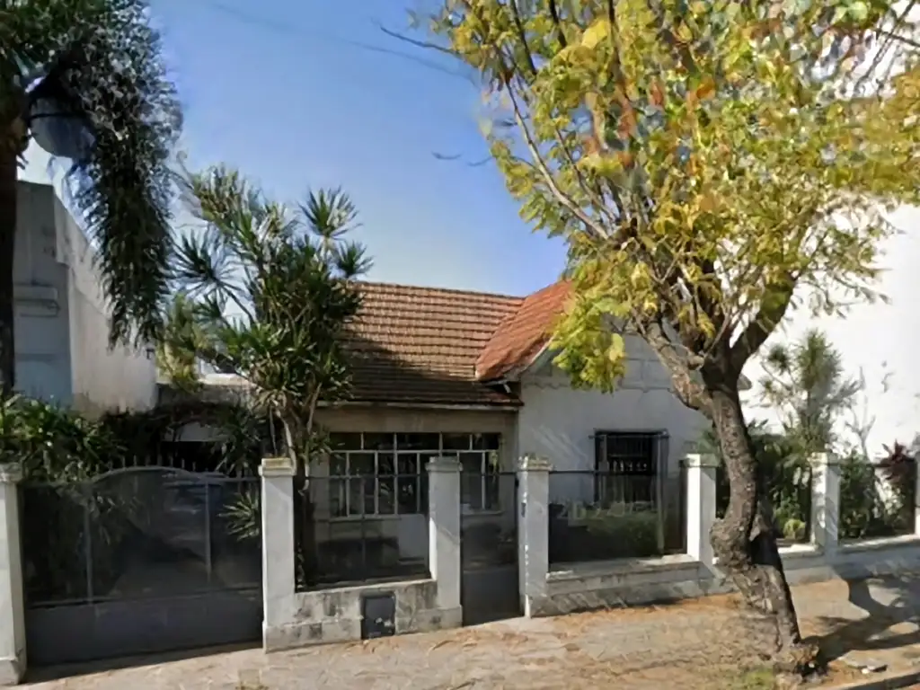 Foto de Casa sobre amplio lote, imagen 2