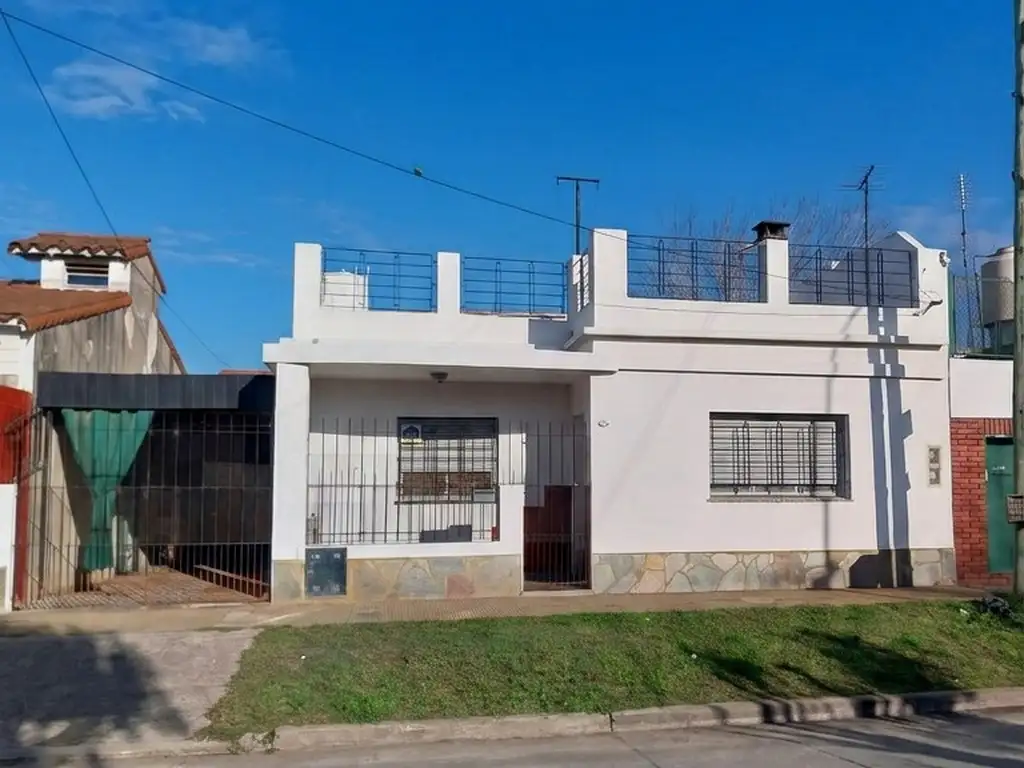 Foto de Casa en venta apta credito en Quilmes, imagen 1