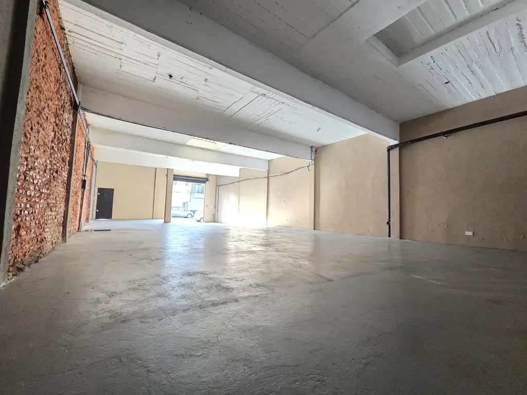 Foto de GALPÓN EN ALQUILER – MATADEROS | 300 M² CUBIERTOS + 100 M² DESCUBIERTOS, imagen 2