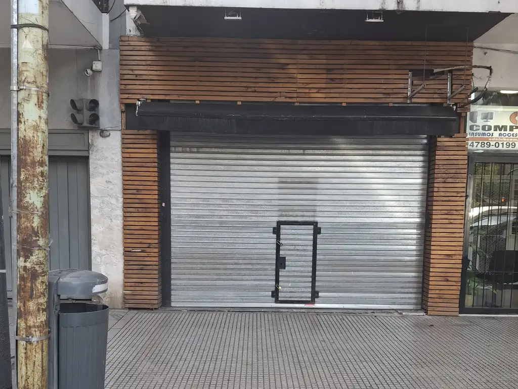 Foto de belgrano hermoso local zona comercial bajas expensas . altillo baño, imagen 1
