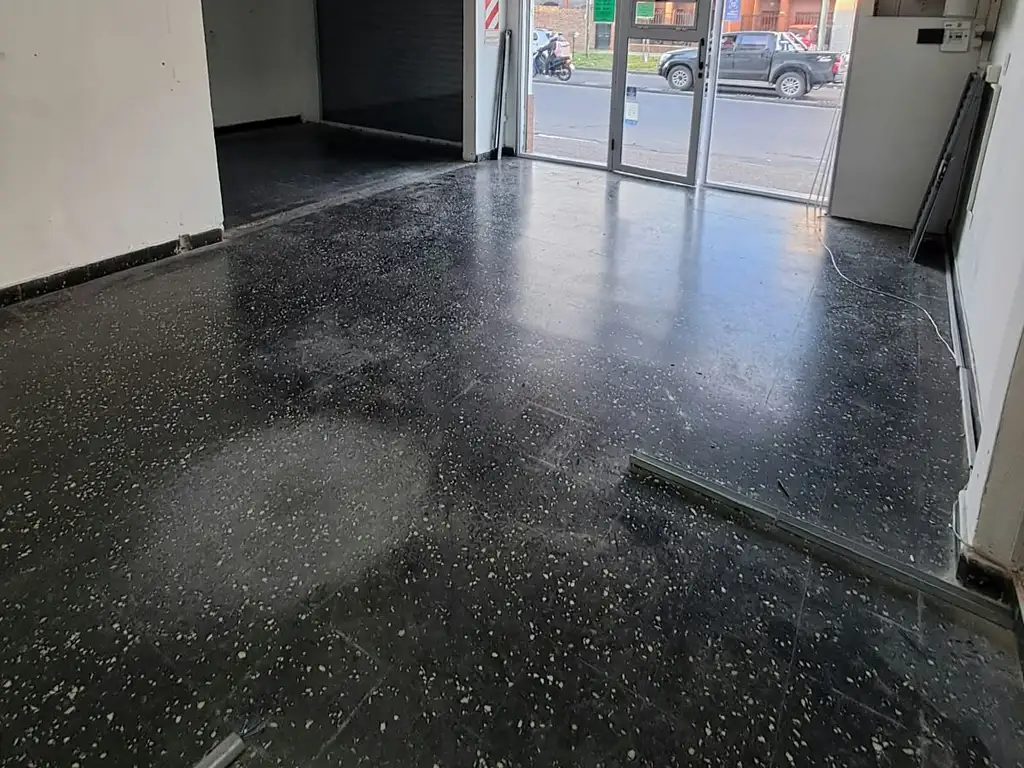 Foto de ¡EXCELENTE LOCAL COMERCIAL EN ALQUILER EN AV.AMANCIO ALCORTA!, imagen 3