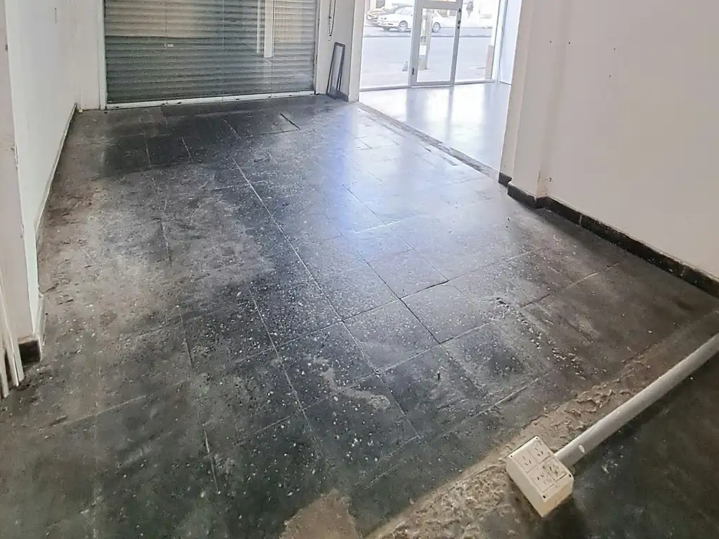 Foto de ¡EXCELENTE LOCAL COMERCIAL EN ALQUILER EN AV.AMANCIO ALCORTA!, imagen 4