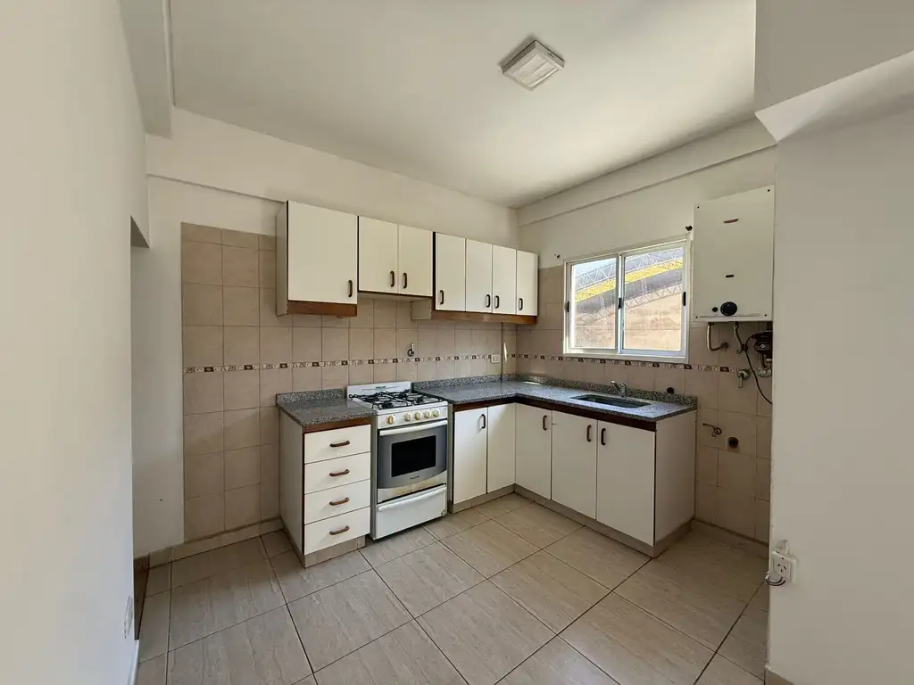 Foto de Alquiler Duplex 3 Ambientes Con Balcón Y Patio En Mataderos, imagen 3