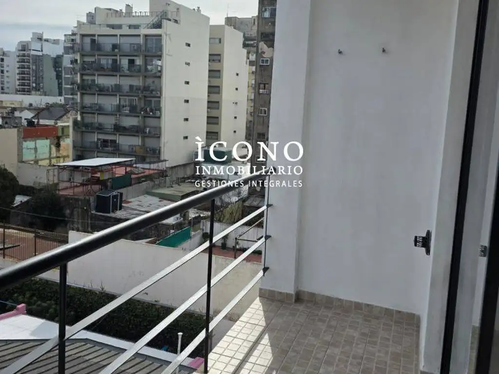 Foto de DEPARTAMENTO 2 AMBIENTES DOBLE BALCON FRENTE PROX SUBTE LINEA E, imagen 1