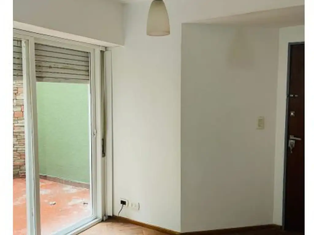 Foto de Departamento un dormitorio con Patio en alquiler - zona centro, imagen 1