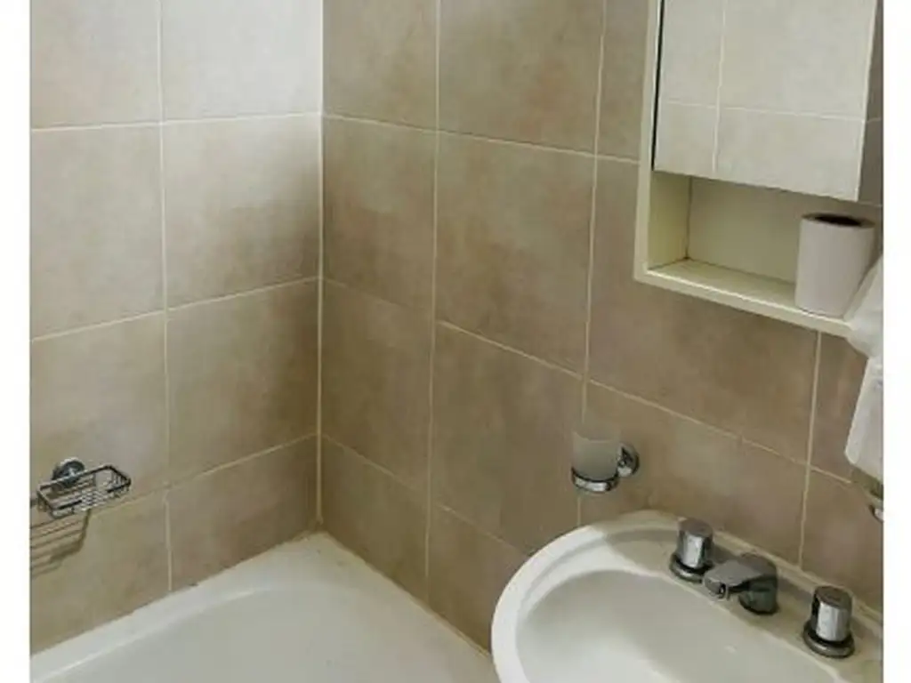 Foto de Departamento un dormitorio con Patio en alquiler - zona centro, imagen 3