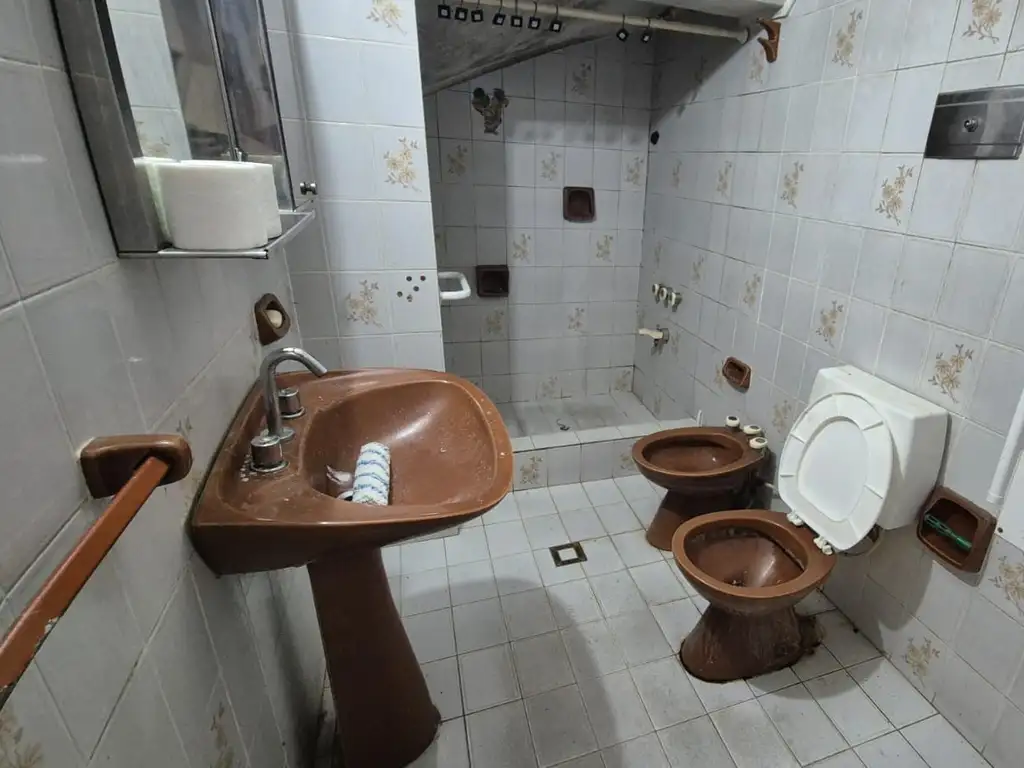 Foto de TIPO CASA 3 AMB PB AL FRENTE CON PATIO ! SE ENTREGA, imagen 4