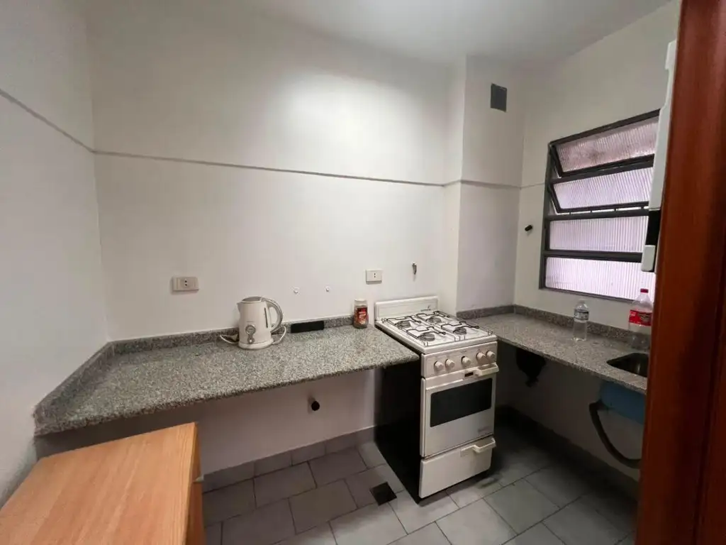 Foto de Departamento dos ambientes en Alquiler en Moron, imagen 1