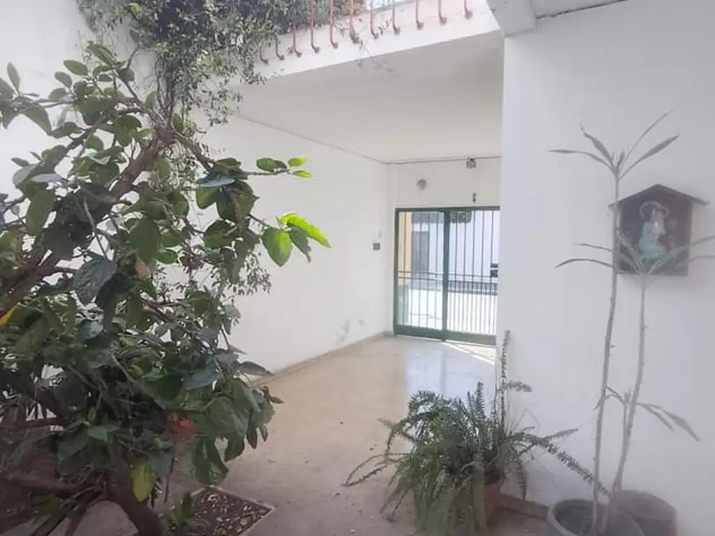 Foto de IMPORTANTE CASA EN ALQUILER ZONA CÉNTRICA! - Vicente Lopez y Pje, imagen 5