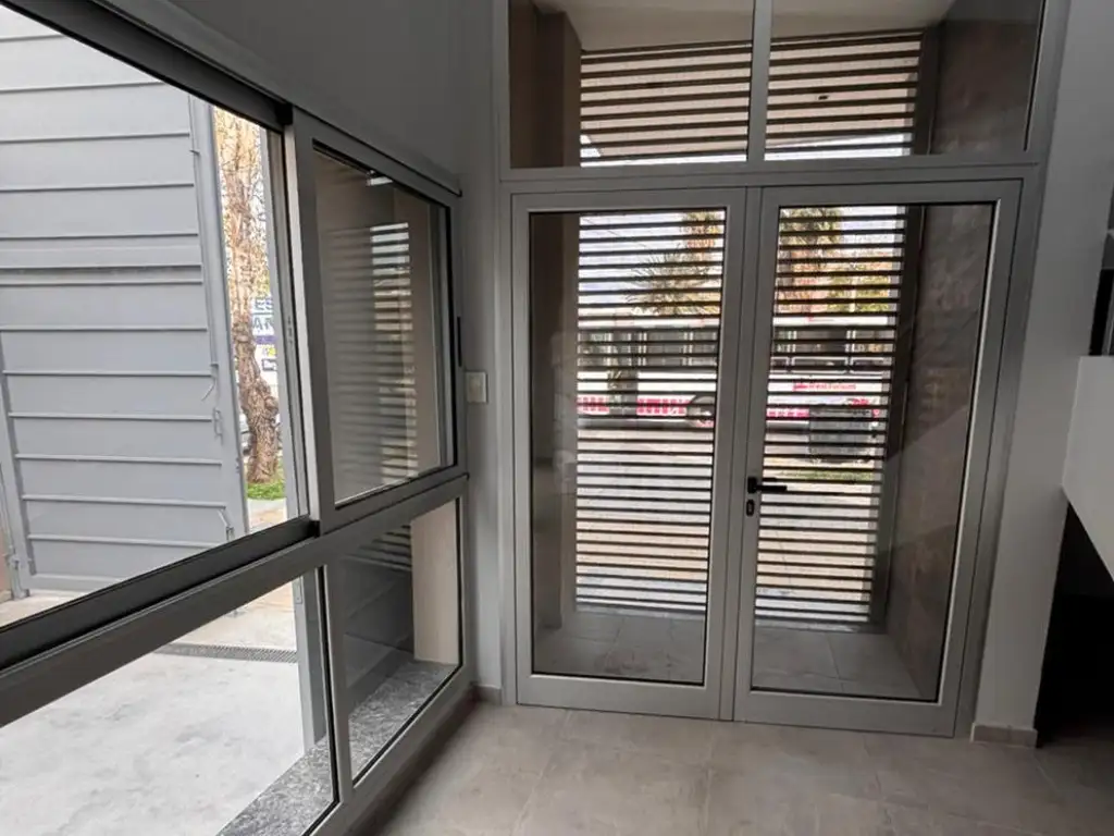 Foto de ALQUILER SALON/GALPON A ESTRENAR CAPITAL SAN JUAN CIRCUNVALACION, imagen 4
