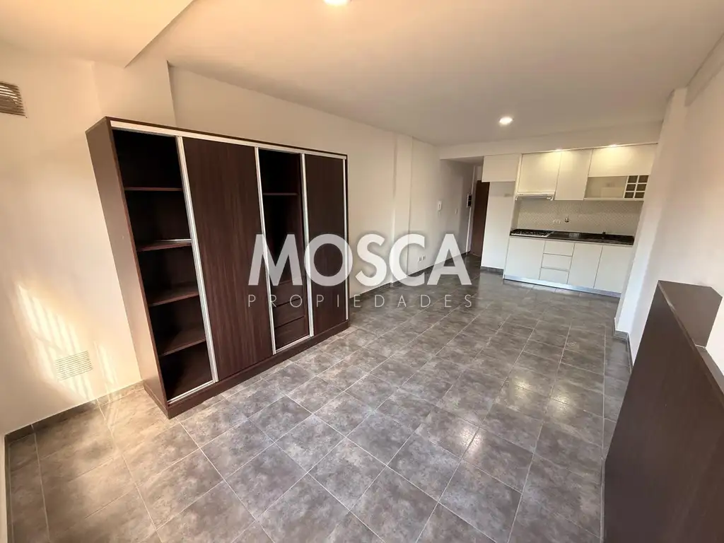Foto de Monoambiente en alquiler Moreno centro, imagen 2