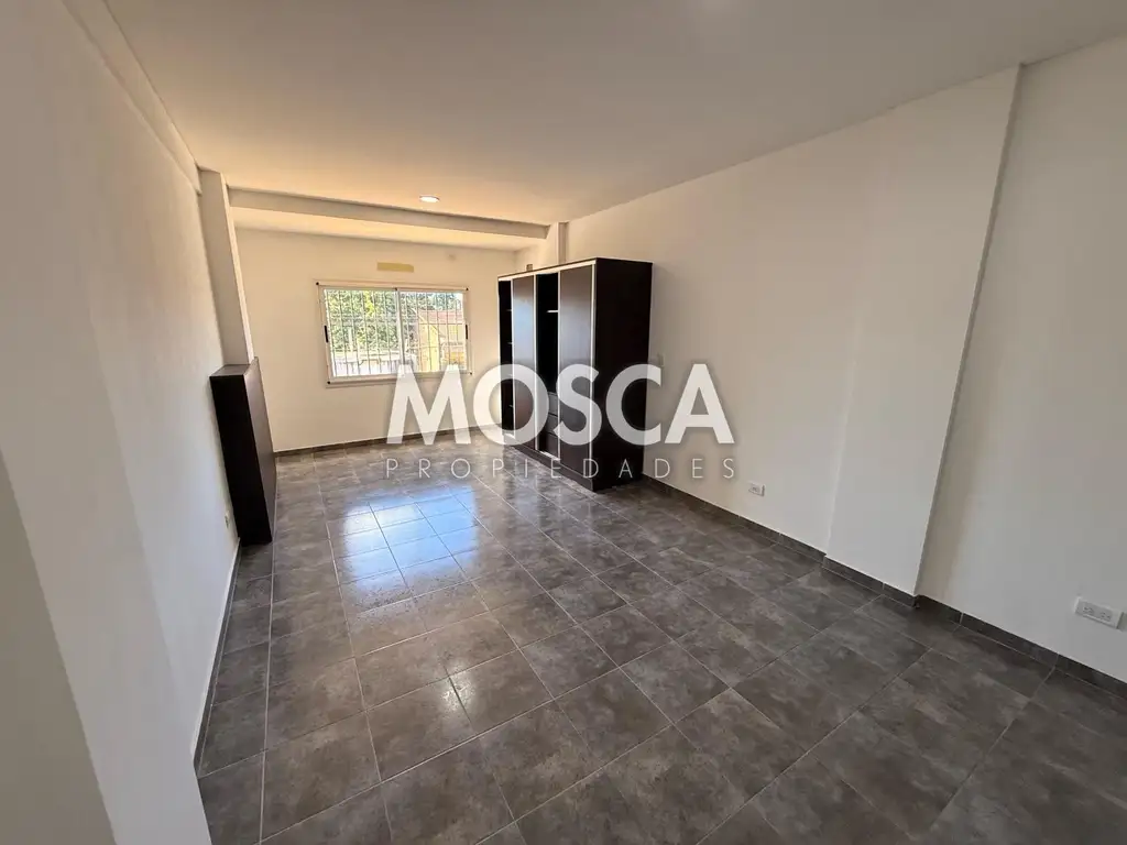 Foto de Monoambiente en alquiler Moreno centro, imagen 3
