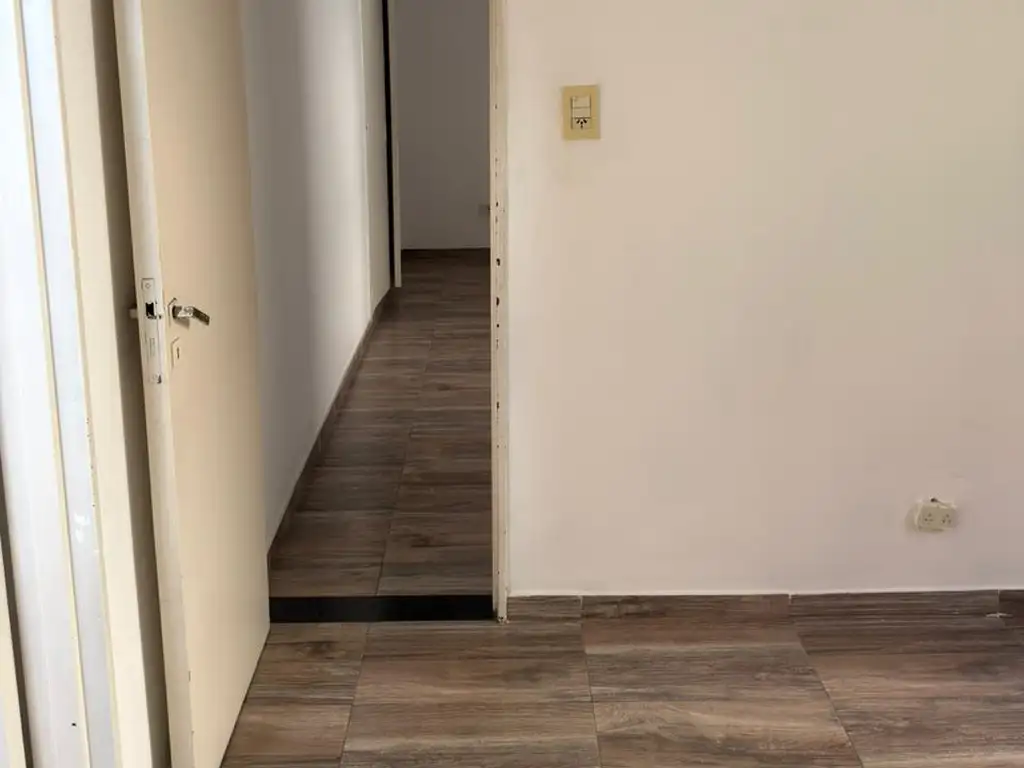 Foto de LUMINOSO DEPARTAMENTO DE DOS AMBIENTES LATERAL CON LAVADERO SEPARADO, imagen 4