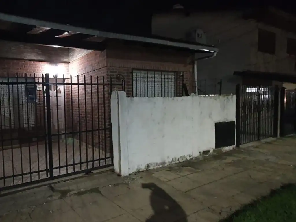 Foto de EXCELENTE PH DE 3 AMB AL FRENTE SIN EXPENSAS SIN COCHERA, imagen 1