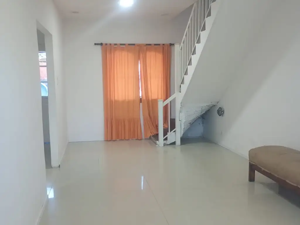 Foto de Casa tres ambientes, muy cómoda., imagen 1