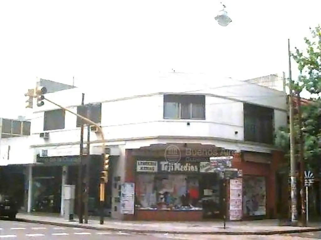 Foto de Local Comercial ESQUINA Muy Buena cuadra - APTO VARIOS destinos - Sin, imagen 1