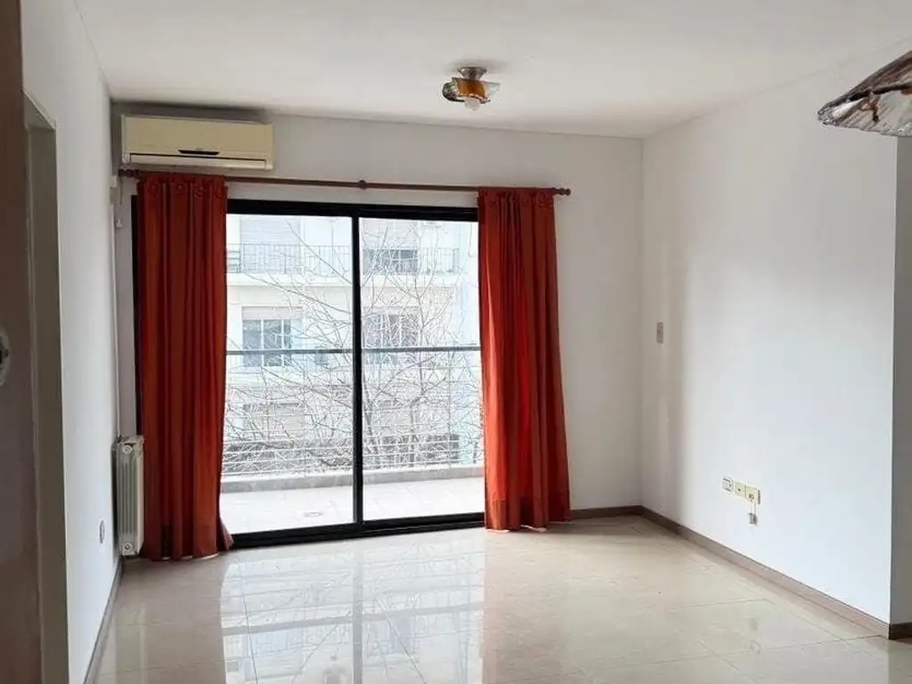 Foto de Alquiler 2 ambientes de 53 m2 frente con balcón. Edificio con pileta, imagen 2