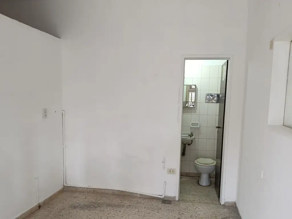 Foto de Local Comercial sobre avenida, imagen 2