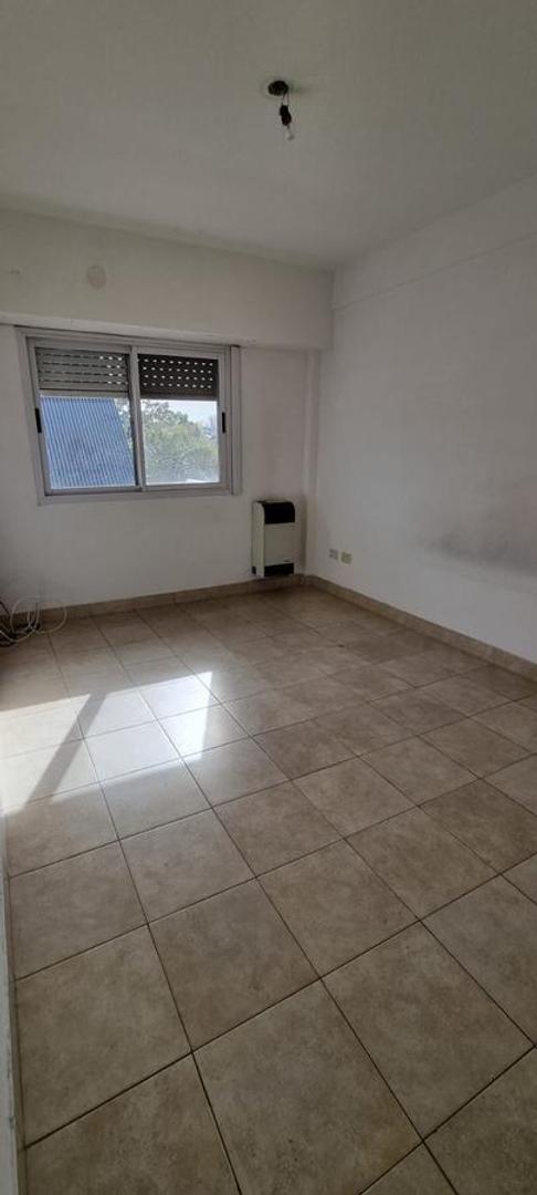 Foto de Departamento de 4 Amb Cochera - Florida, imagen 1