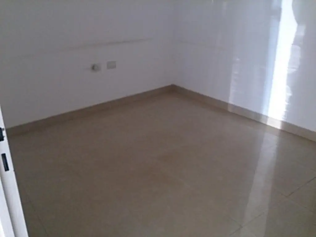 Foto de ALQ LOCAL C/ BAÑO Y COCINA, imagen 2