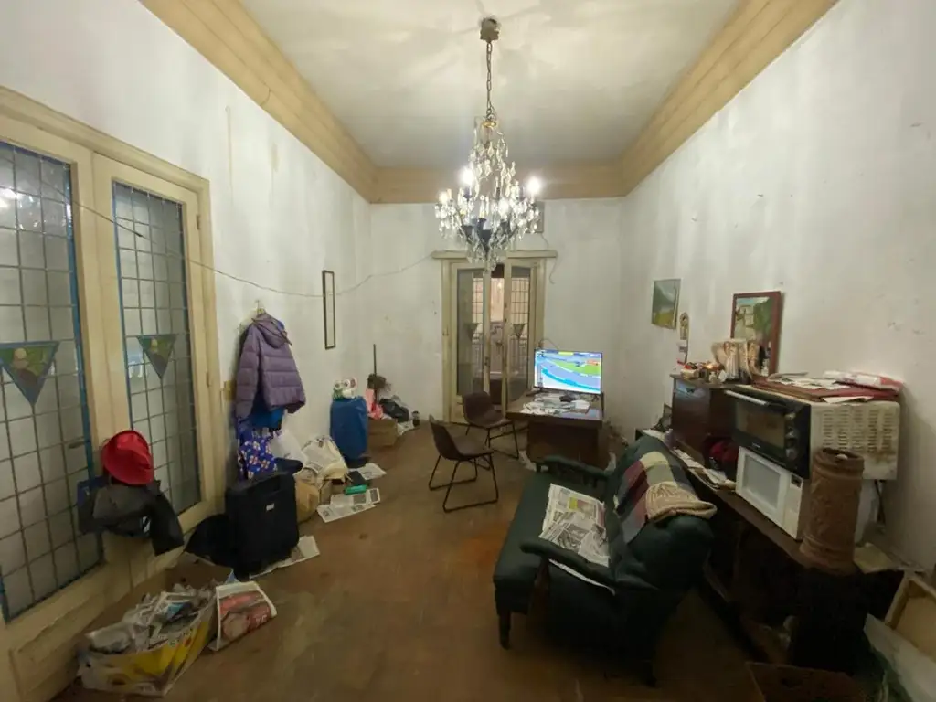 Foto de CABALLITO IMPORTANTE CASA SOBRE LOTE PROPIO CON GARAGE, imagen 2