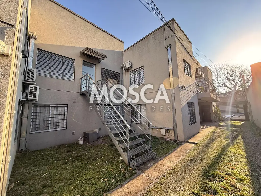 Foto de Departamento con cochera en alquiler Moreno centro, imagen 2