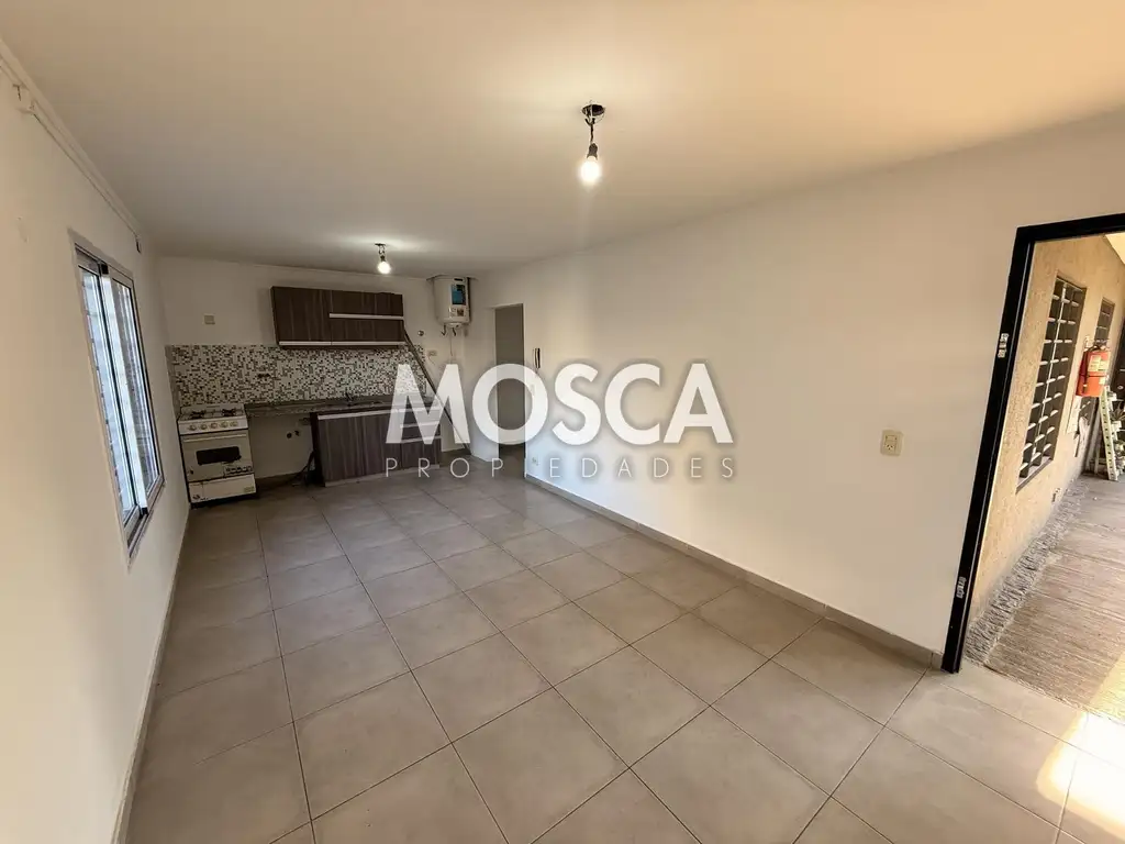 Foto de Departamento con cochera en alquiler Moreno centro, imagen 1