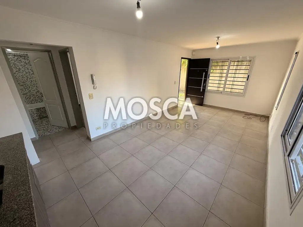 Foto de Departamento con cochera en alquiler Moreno centro, imagen 5