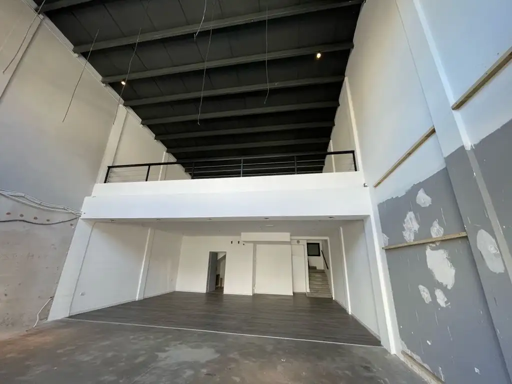 Foto de Local comercial sobre Av. Mitre en alquiler, imagen 4