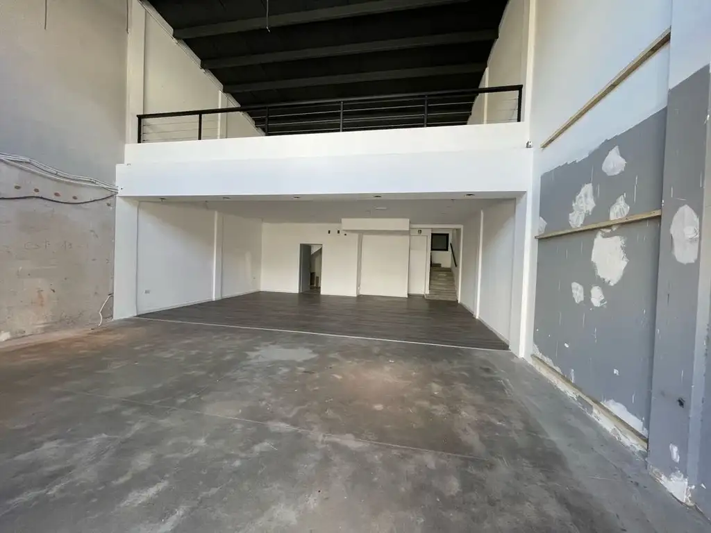 Foto de Local comercial sobre Av. Mitre en alquiler, imagen 5