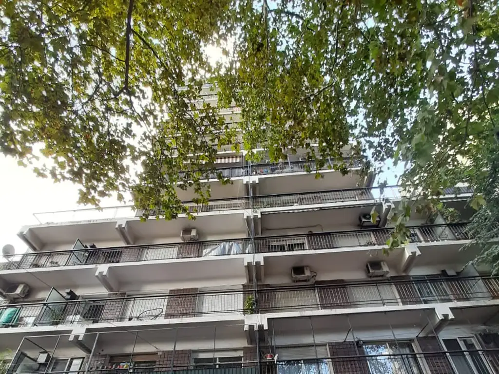 Foto de DEPARTAMENTO 2 AMBIENTES . EXCELENTE UBICACION -, imagen 2
