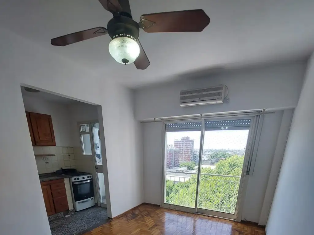 Foto de DEPARTAMENTO 2 AMBIENTES . EXCELENTE UBICACION -, imagen 3