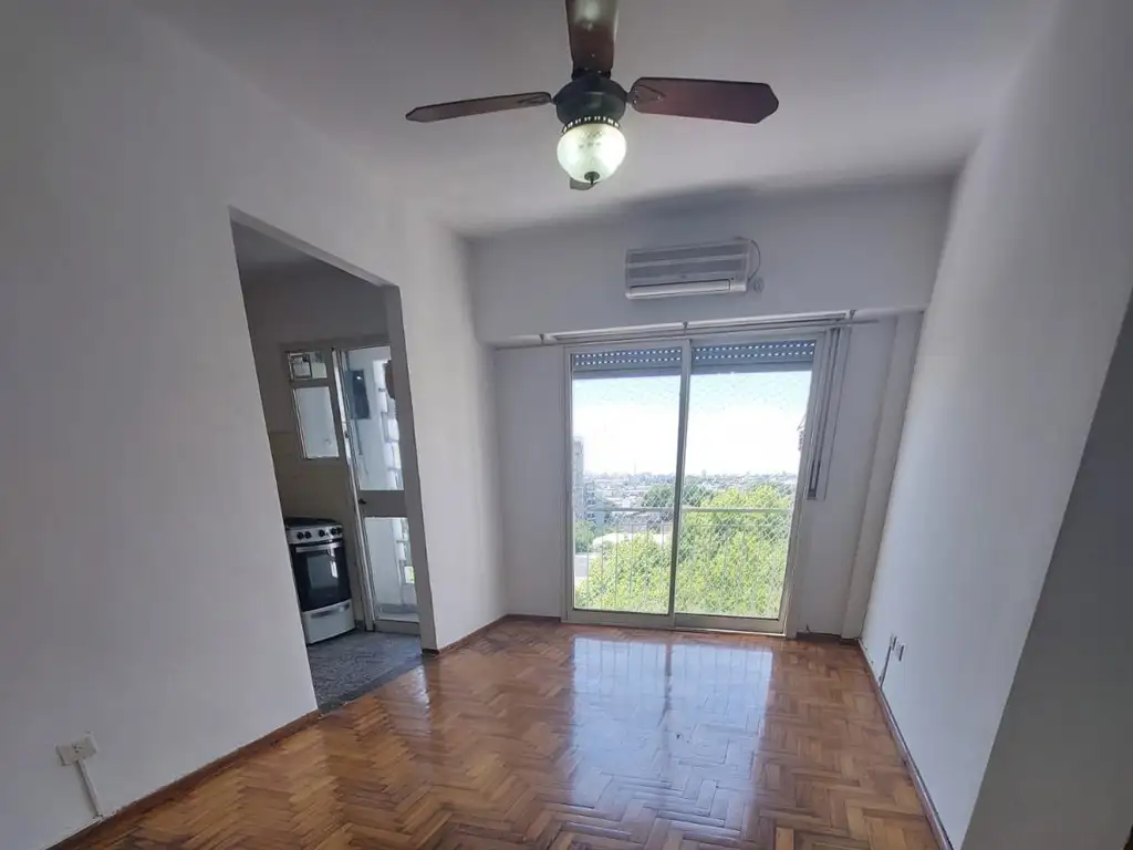 Foto de DEPARTAMENTO 2 AMBIENTES . EXCELENTE UBICACION -, imagen 1