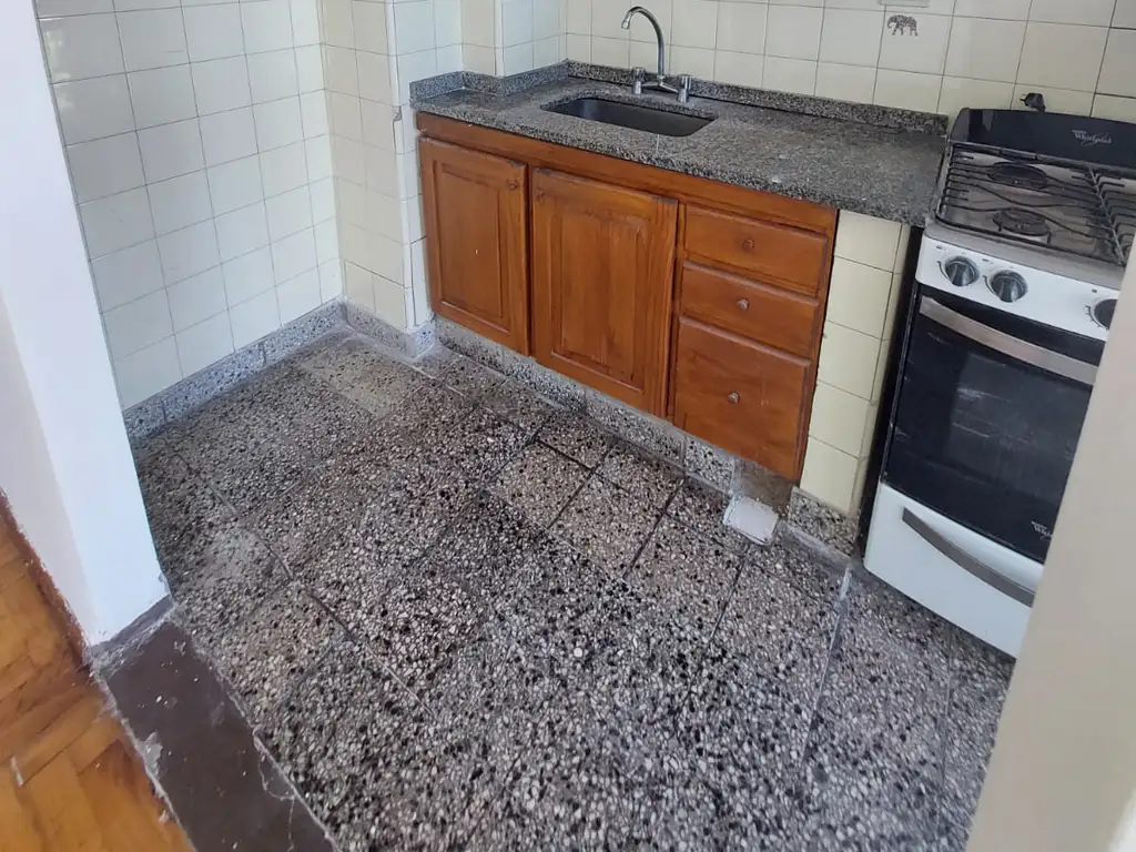 Foto de DEPARTAMENTO 2 AMBIENTES . EXCELENTE UBICACION -, imagen 5