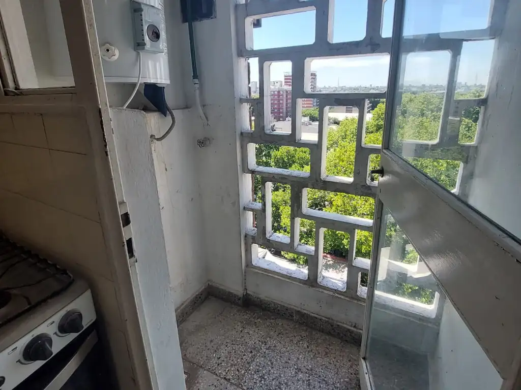 Foto de DEPARTAMENTO 2 AMBIENTES . EXCELENTE UBICACION -, imagen 4