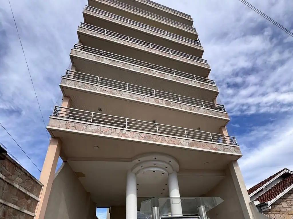 Foto de BARBARO FARIAS ALQUILA DEPARTAMENTO 3 AMB AMPLIO., imagen 2