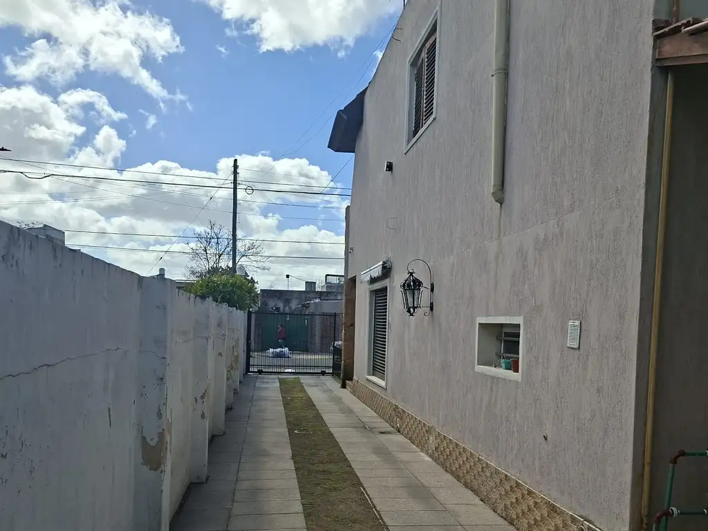 Foto de DOS CASAS EN UN MISMO LOTE DE 10 X 54 MTS CON PILATE PARQUE QUINCHO Y, imagen 5