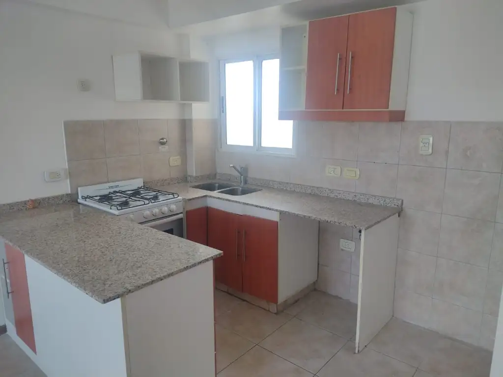 Foto de MONOAMBIENTE 5TO PISO AL FRENTE CON BALCON, imagen 2