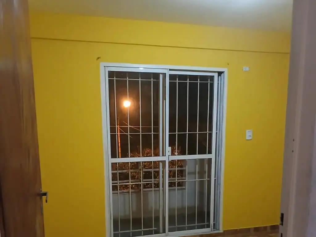 Foto de SE ALQUILA DEPARTAMENTO EN AZUL 5519 1 PISO AL FRENTE, imagen 3