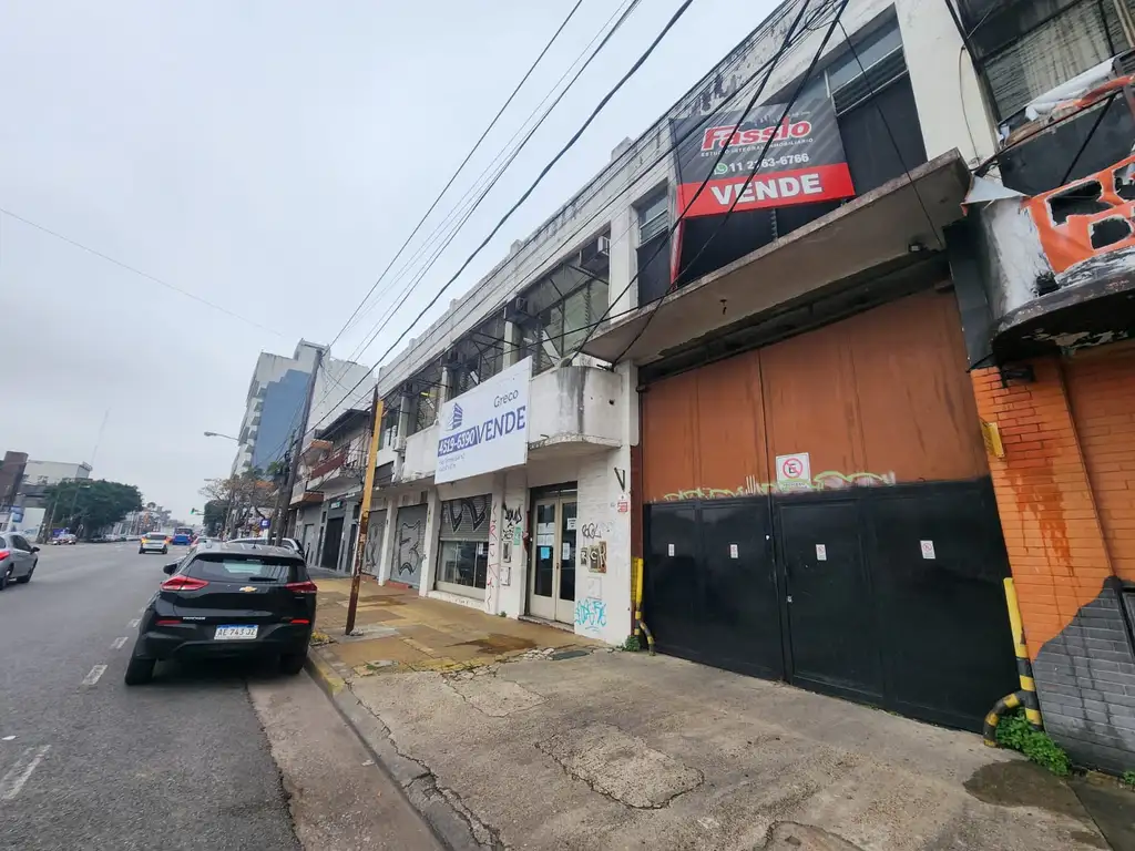 Foto de GALPON 570 M2 - IDEAL DEPÓSITO - + 90 M2 BAULERA Y BAÑO + 2 COCHERAS, imagen 2