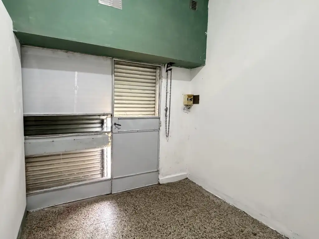 Foto de LOCAL COMERCIAL A UNA CUADRA RUTA 8, imagen 1