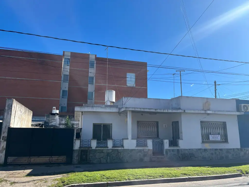 Foto de Casa en alquiler c/ cochera en Belén de Escobar, imagen 2