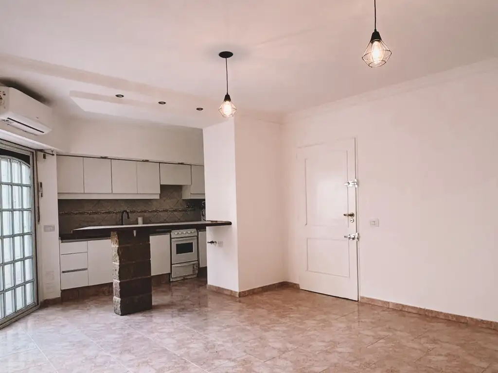 Foto de PH CON PATIO EN PLANTA BAJA, imagen 5