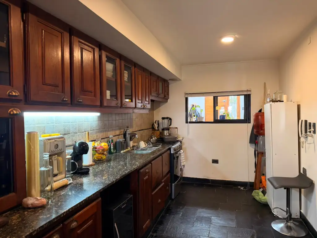 Foto de Casa de 4 dormitorios con patio y cocheras en alquiler en City Bell, imagen 5