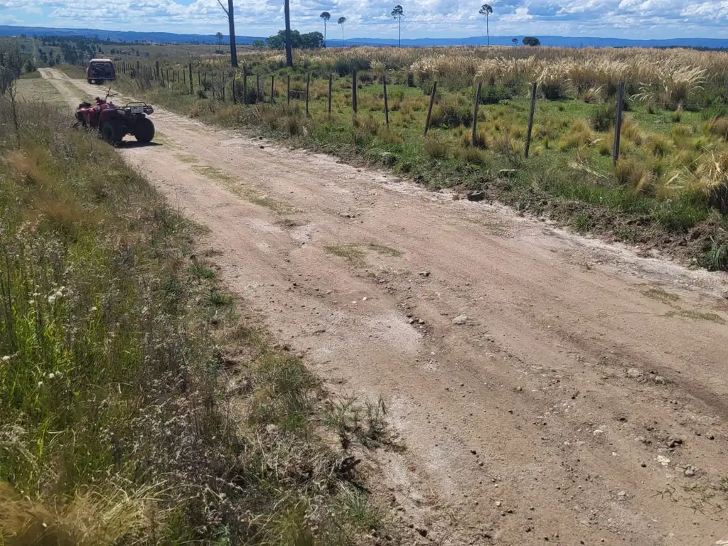 Foto de LOTE ALAMBRADO DE 450M2 EN YACANTO CALAMUCHITA, imagen 5