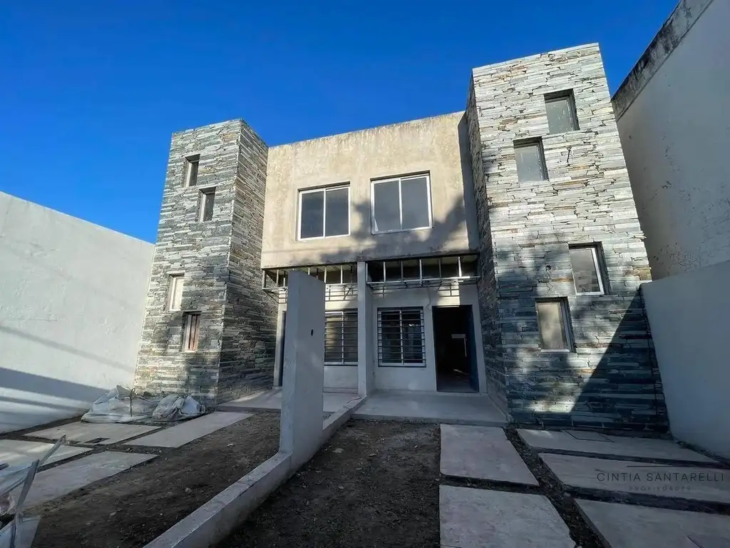 Foto de Dúplex en venta c/ cochera en Ituzaingó Norte, imagen 3