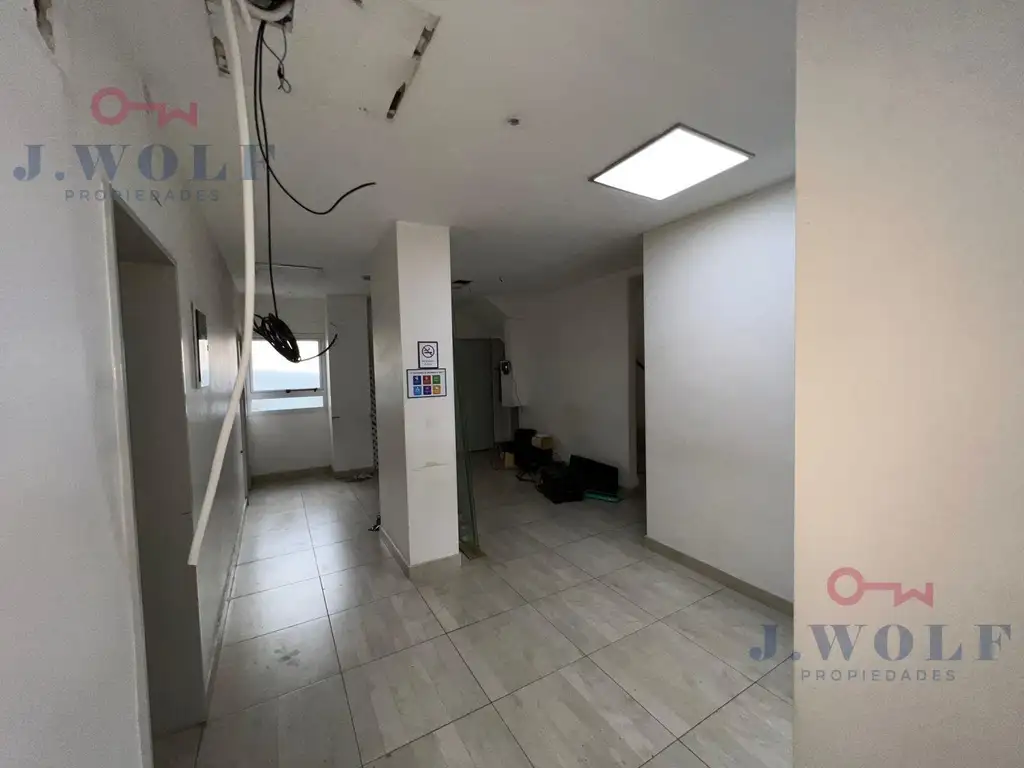 Foto de Excelente Local en 2 Plantas 170 m2 total - a Metro de Peatonal Belgrano, imagen 2