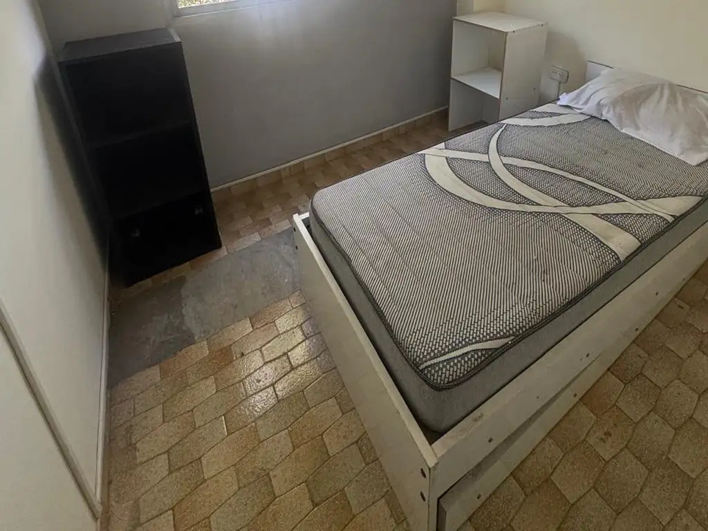 Foto de EXCELENTE DTO 3 AMBIENTES 1° PISO CONTRAFRENTE, imagen 2