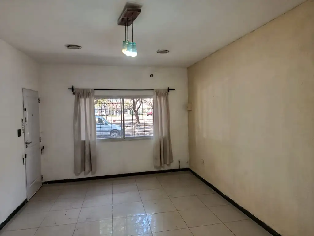 Foto de CASA AMERICANA DE 4 AMBIENTES EN MORÓN, imagen 4