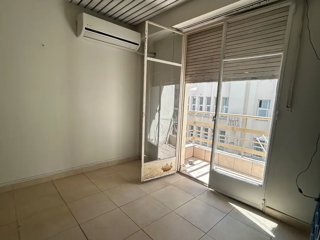 Foto de Amplio 2 amb. 52 m² con balcón | Apto profesional | Bolívar 100, imagen 4